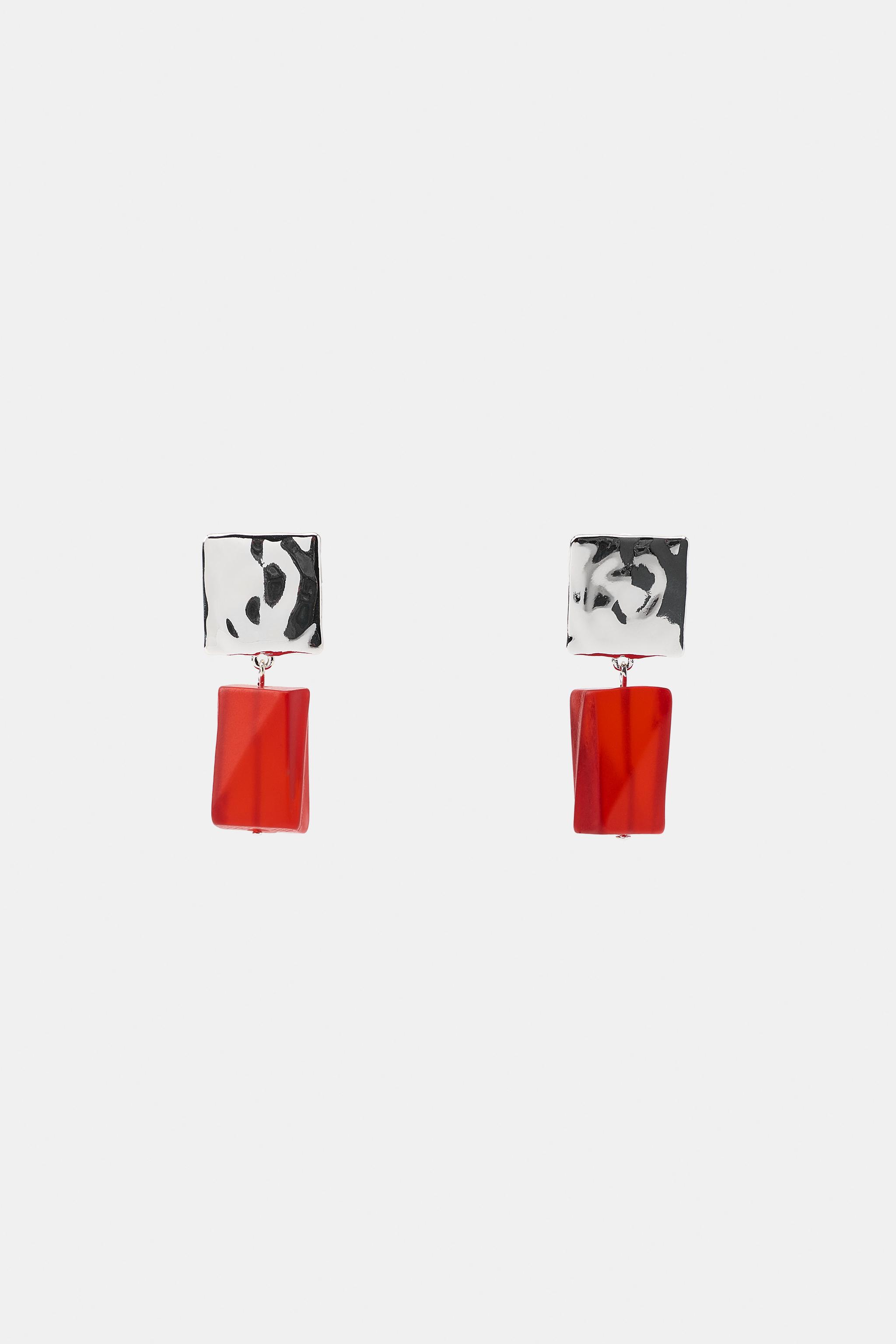 METAL AND RESIN EARRINGS