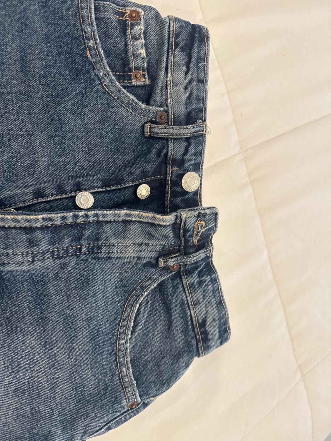 DISTRESSED DENIM SHORTS - Image 2