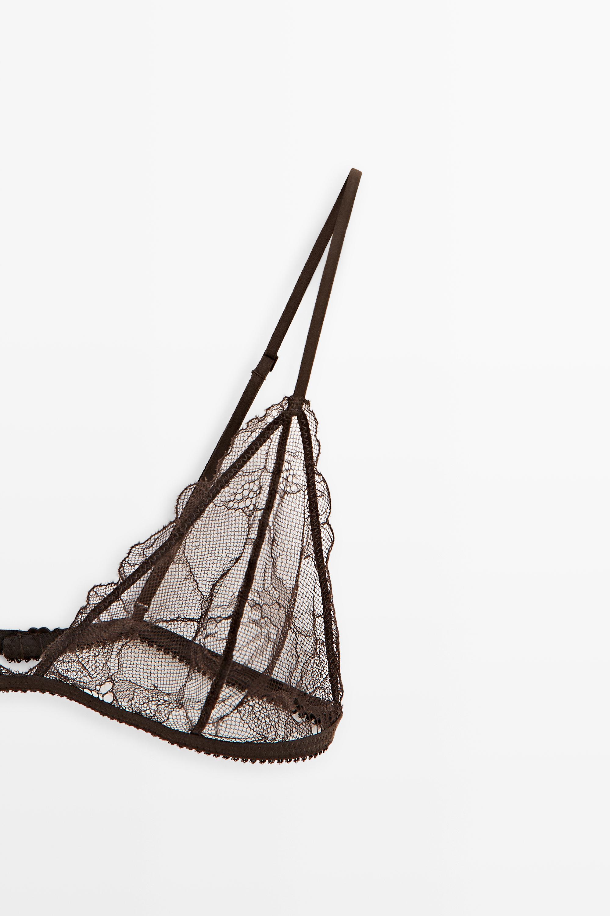 Soutien-gorge triangle en dentelle à bords festonnés