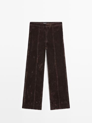 Jeans flare fit tiro alto flock - Chocolate de Zara