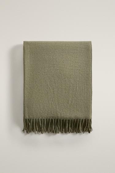 SOLID BLANKET WITH FRINGE - washed green by Zara