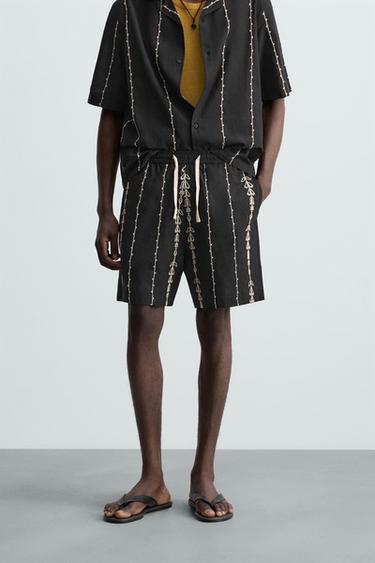 BERMUDA BORDADO CONTRASTE - Blanco / Negro de Zara