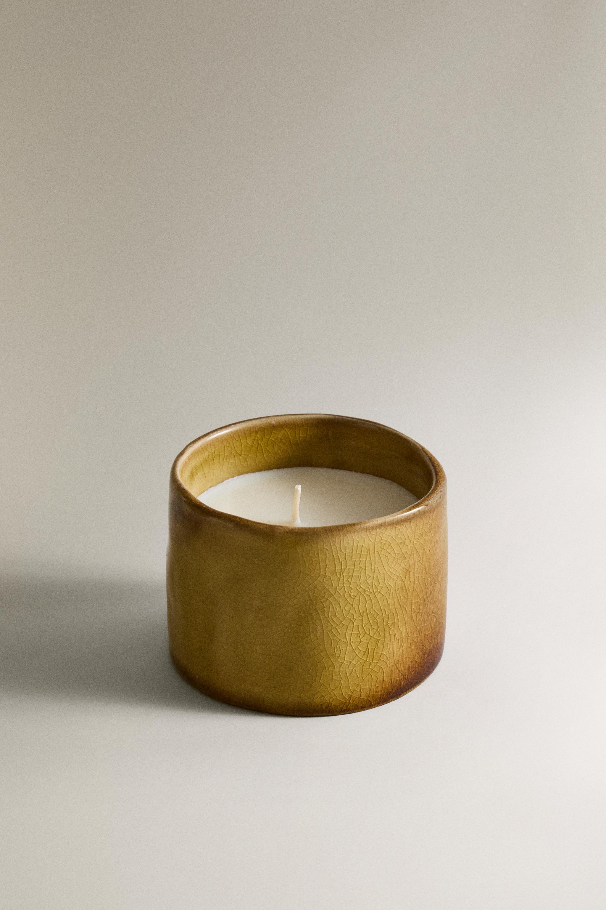 (150 G) FLORAL BEYOND SCENTED CANDLE — Light red