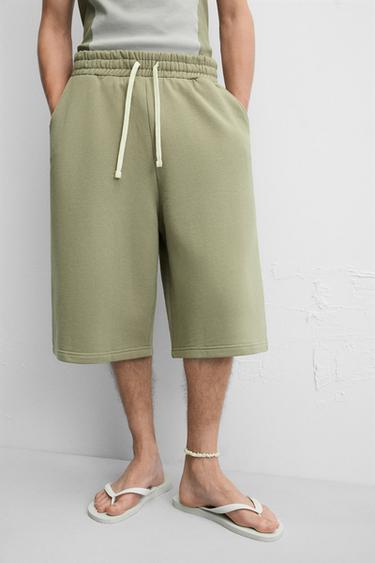 OVERSIZED FIT JOGGER BERMUDA SHORTS - Dark khaki by Zara