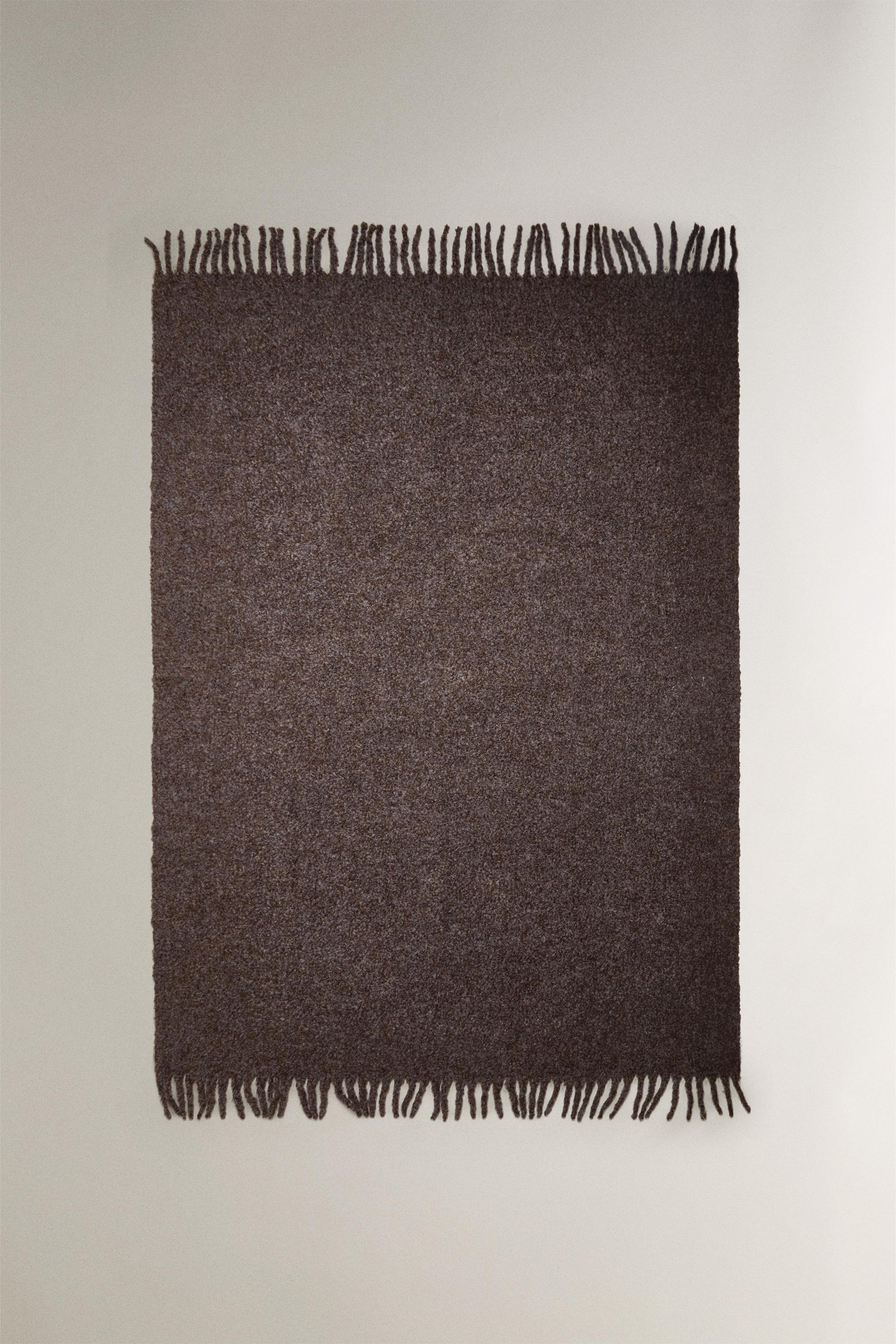 FRINGED BLANKET
