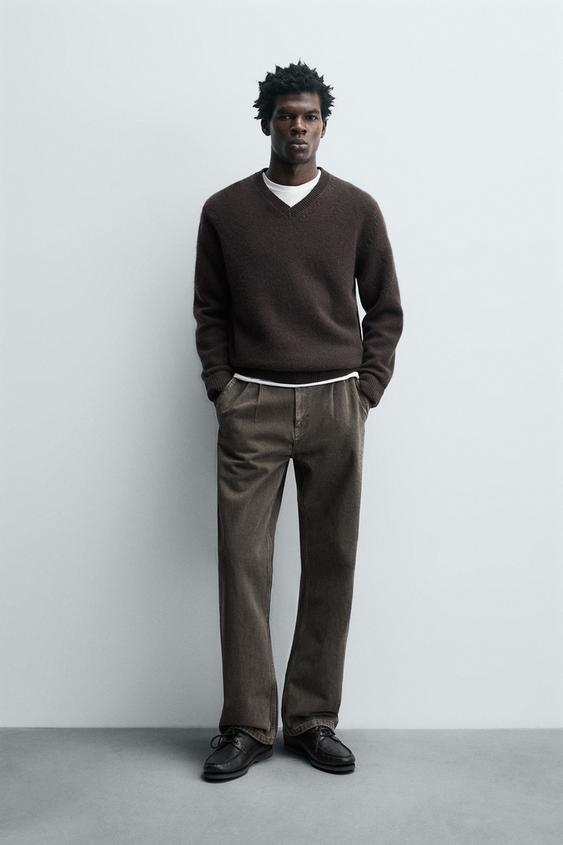 PLEATED STRAIGHT FIT JEANS