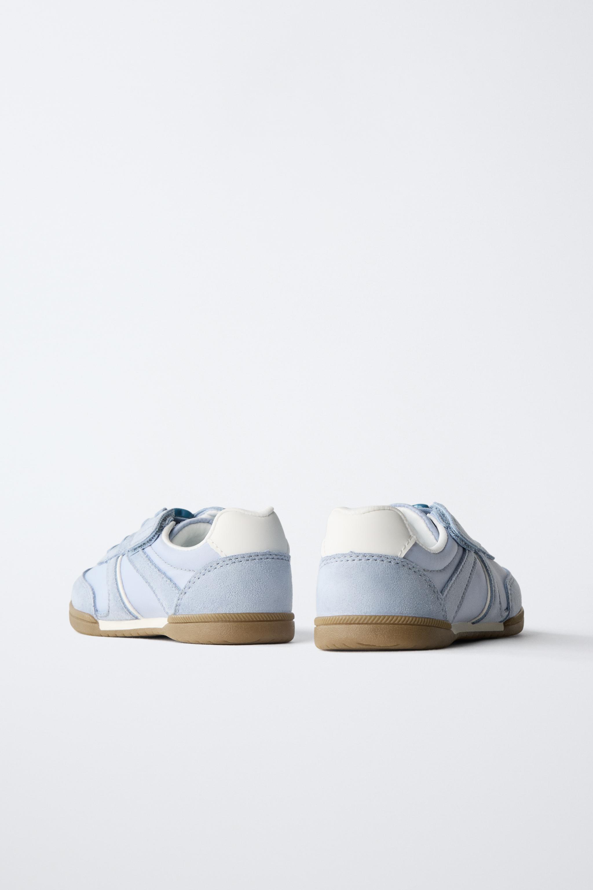RETRO SNEAKERS