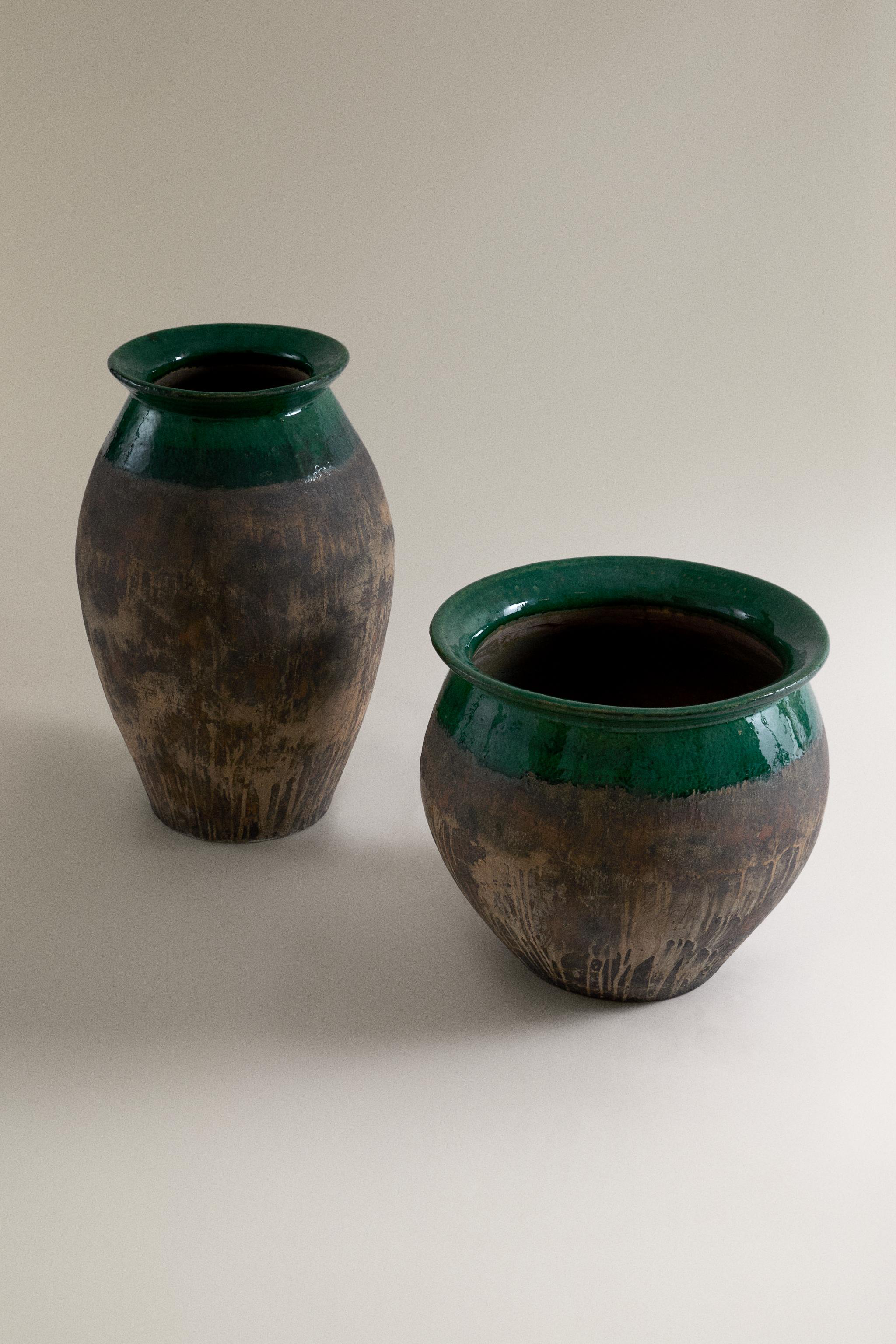 Zara LARGE CERAMIC VESSEL