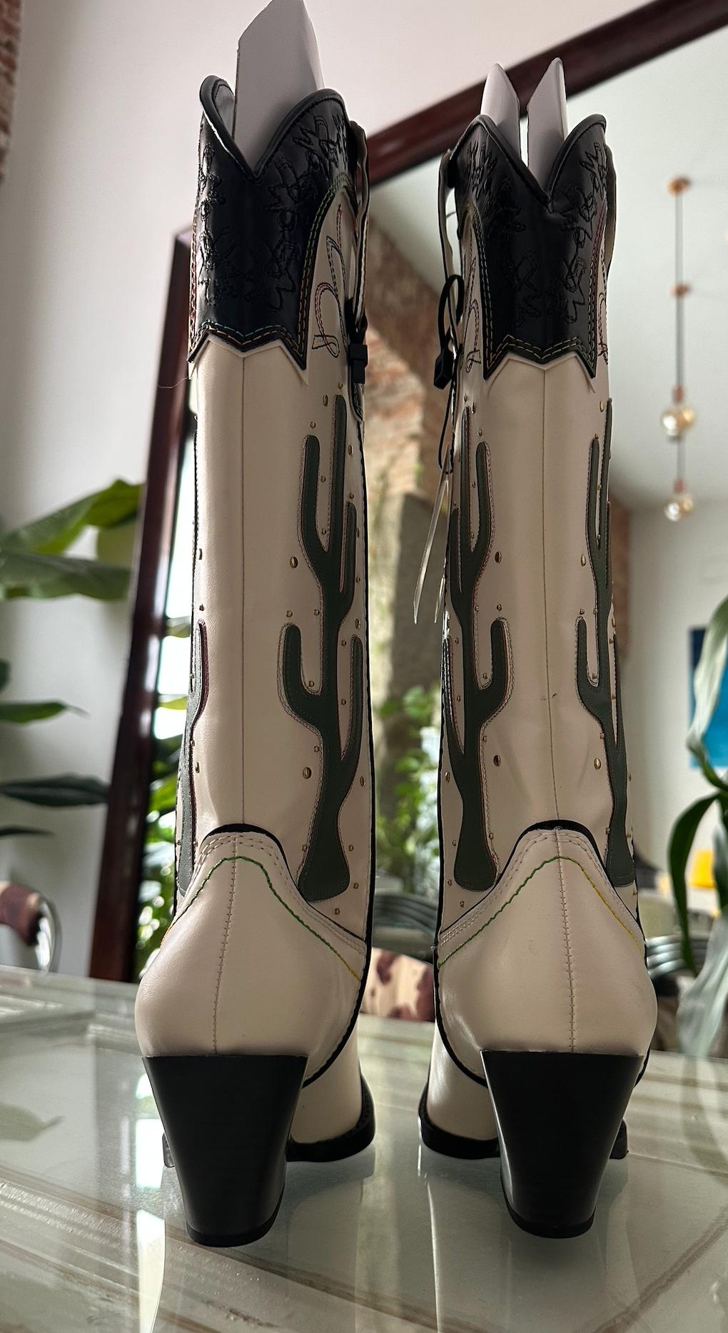 COWBOY BOOTS WITH CONTRAST CACTUS - Image 4