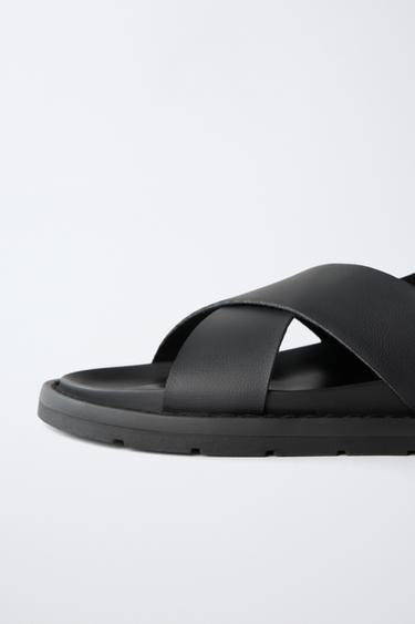 SANDALES À BRIDES CROISÉES - Noir de Zara - Image 5