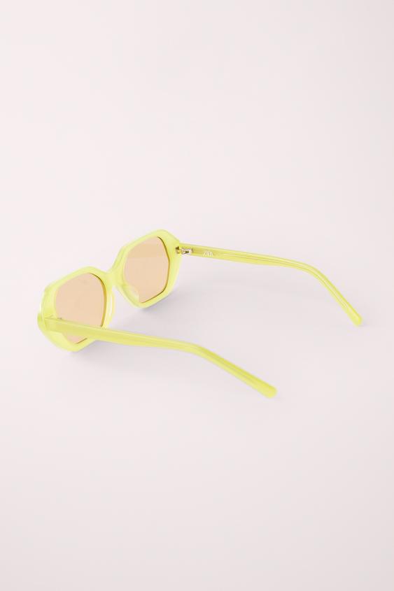 LUNETTES DE SOLEIL EN PLASTIQUE CREATED BY CARAMEL LONDON X ZARA - Vert clair de Zara - Image 2