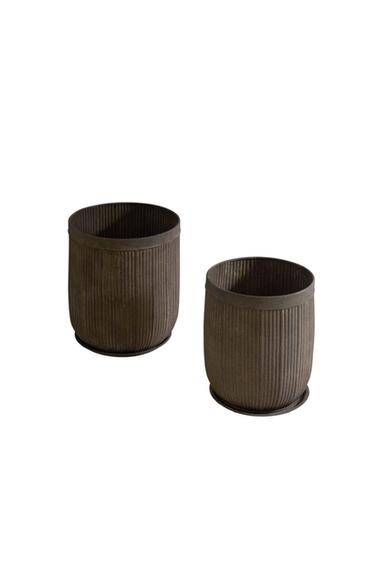 METAL FLOWERPOT - محمِر معدني الخاص بـ Zara