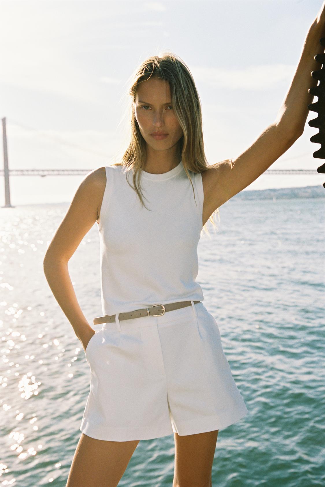 DARTED BERMUDA SHORTS WITH BELT