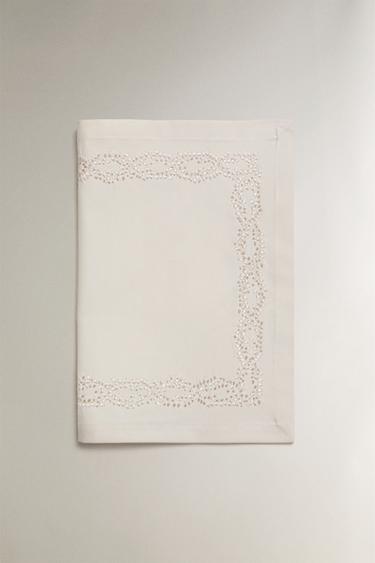 PLACEMAT WITH FLORAL EMBROIDERY - Beige by Zara - Image 0