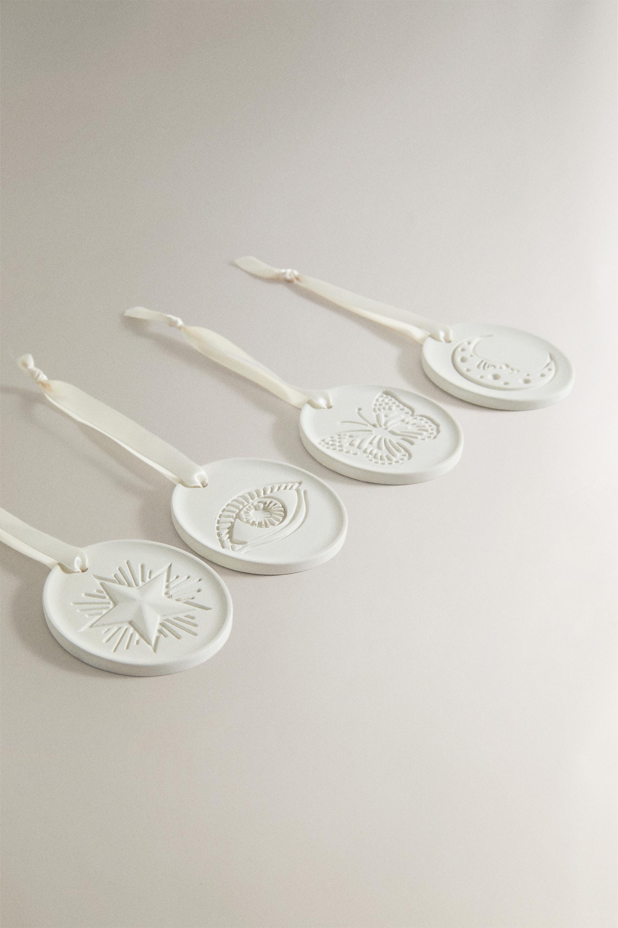 MARISA BERENSON DECORATIVE CERAMIC PACK (PACK OF 4) — Ecru