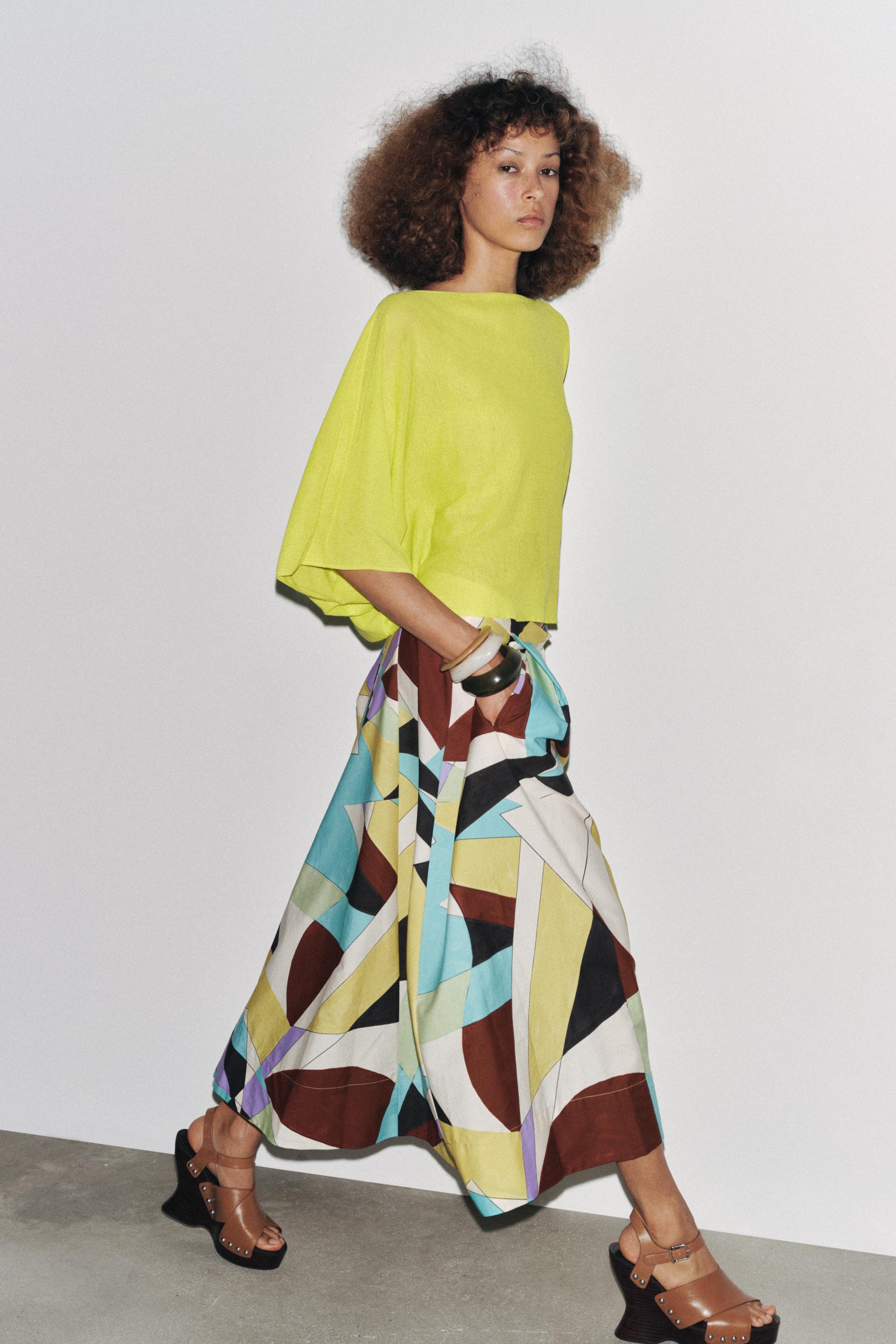 【ZARA】ZW COLLECTION プリントミディ丈スカート |2183/079/330 ZW COLLECTION プリントミディ丈スカート - マルチカラ― | ZARA
