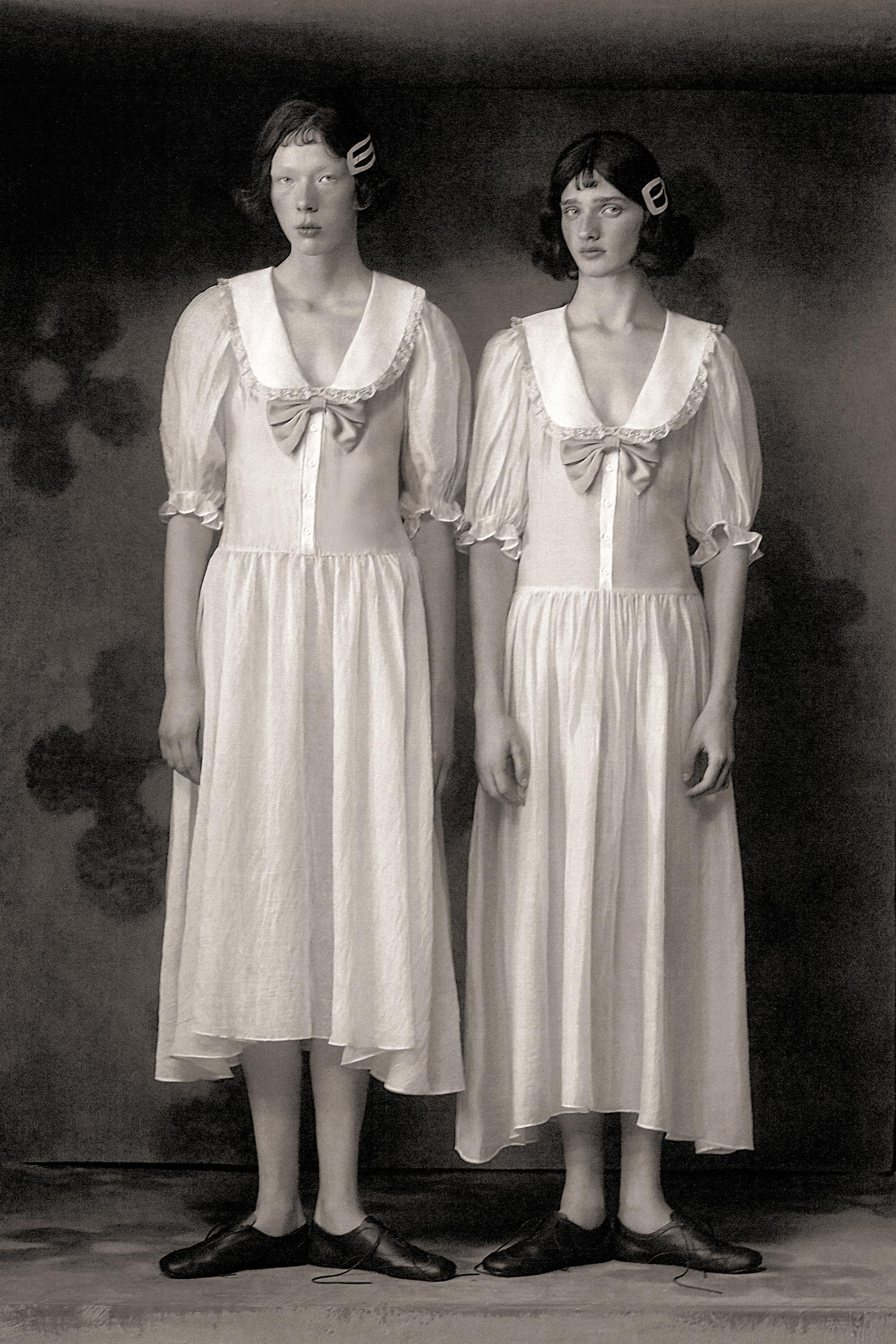 FLOWY LACE MIDI DRESS