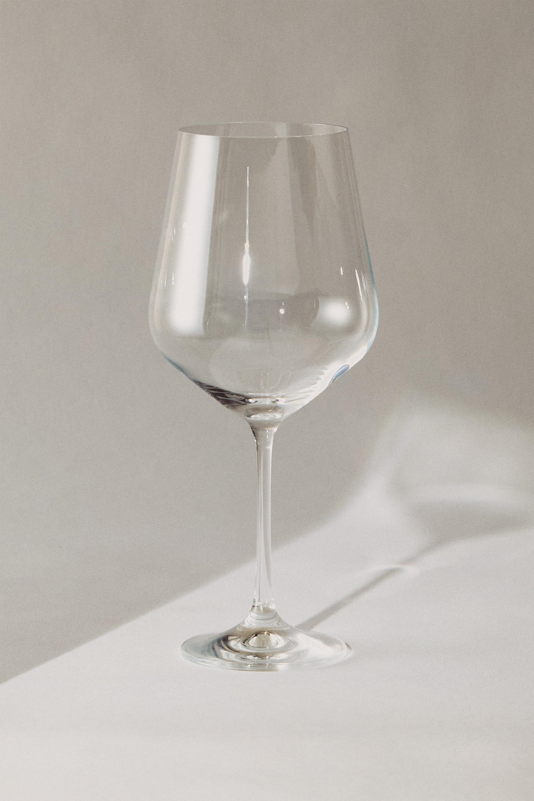 PLAIN BOHEMIA CRYSTAL WINE GLASS — Transparent