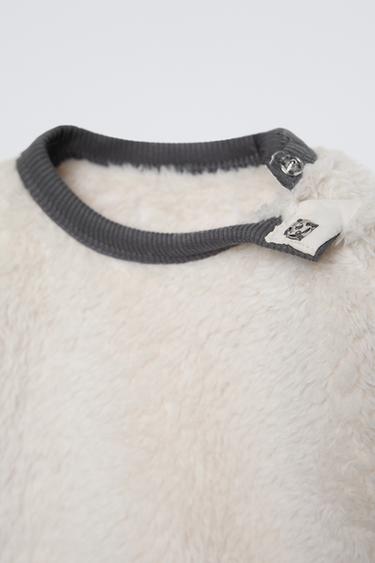 SWEAT EFFET FOURRURE - Écru de Zara - Image 2