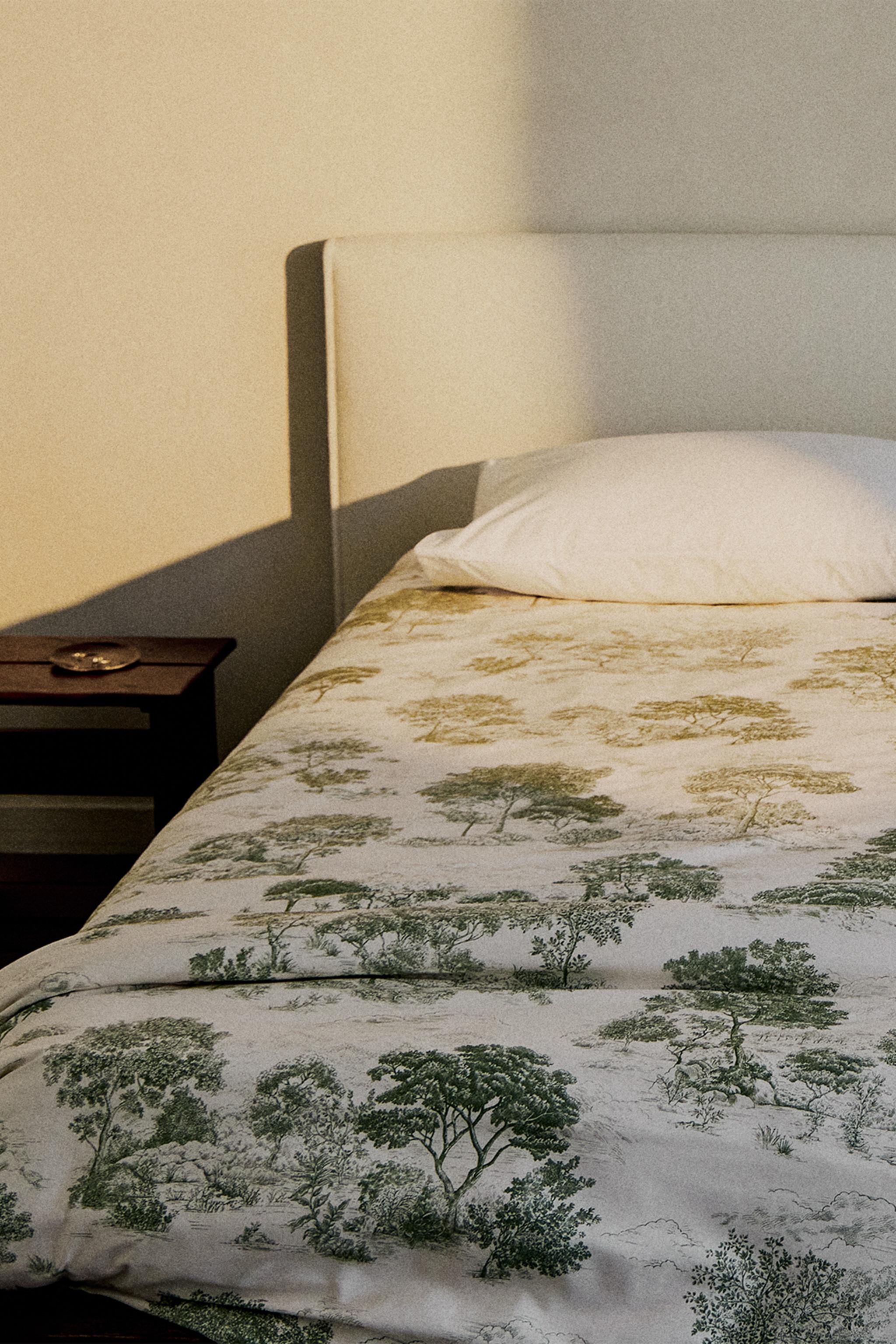 TOILE DE JOUY SATEEN DUVET COVER (300 THREAD COUNT)