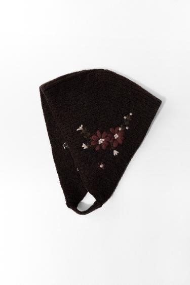 KNITTED BONNET WITH FLORAL EMBROIDERY - Brown by Zara