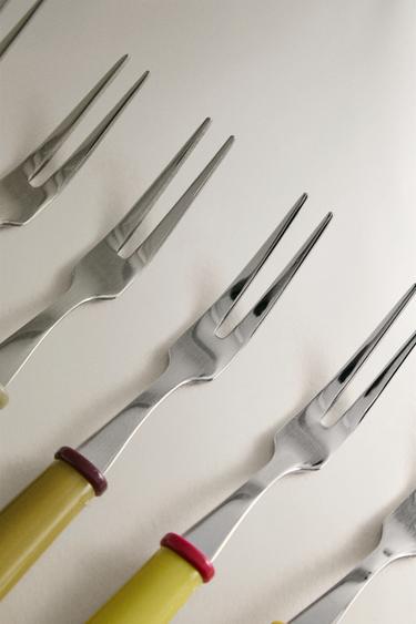 LOT DE MINI-FOURCHETTES EN RÉSINE COULEURS (LOT DE 8) - Multicolore de Zara - Image 2