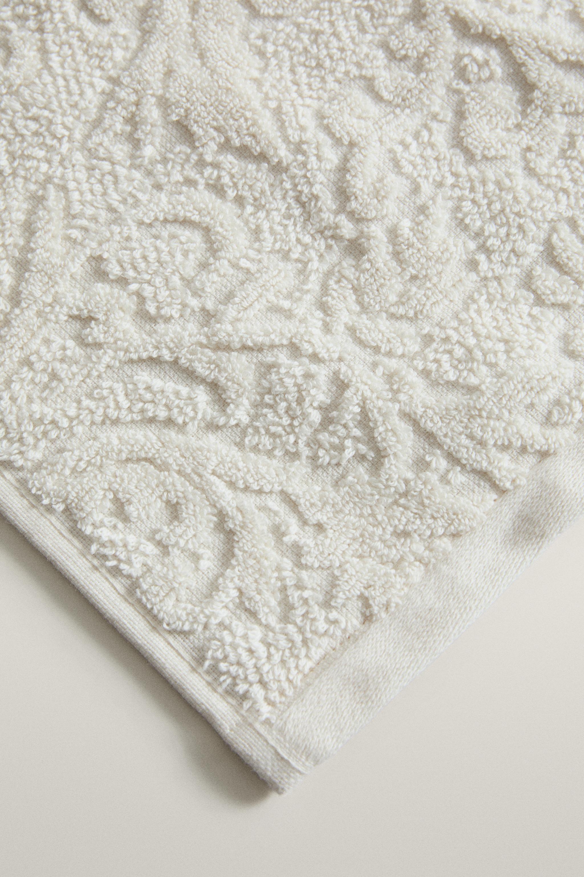 SERVIETTE DE BAIN JACQUARD FLEURS
