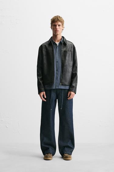 CHAMARRA EFECTO PIEL LAVADA - Negro de Zara