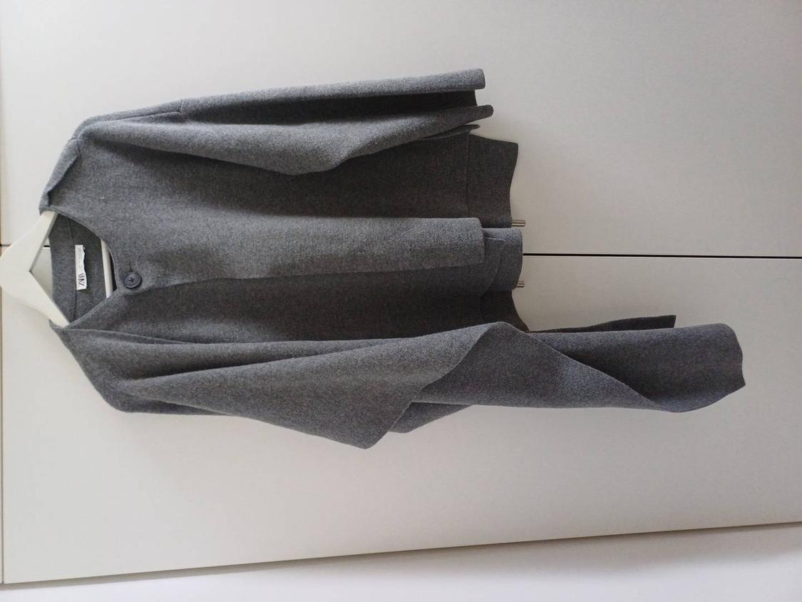 SHORT KNIT COAT WITH ASYMMETRIC SCARF - Image 2