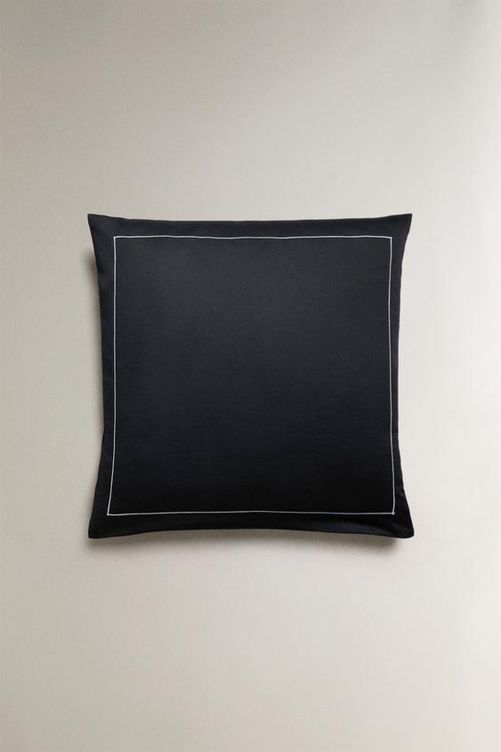 TAIE D’OREILLER SATIN FESTONNÉE (500 FILS) - MIDNIGHT BLUE de Zara - Image 2