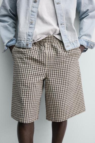 SHORT À CARREAUX TEXTURÉ - Noir de Zara - Image 4