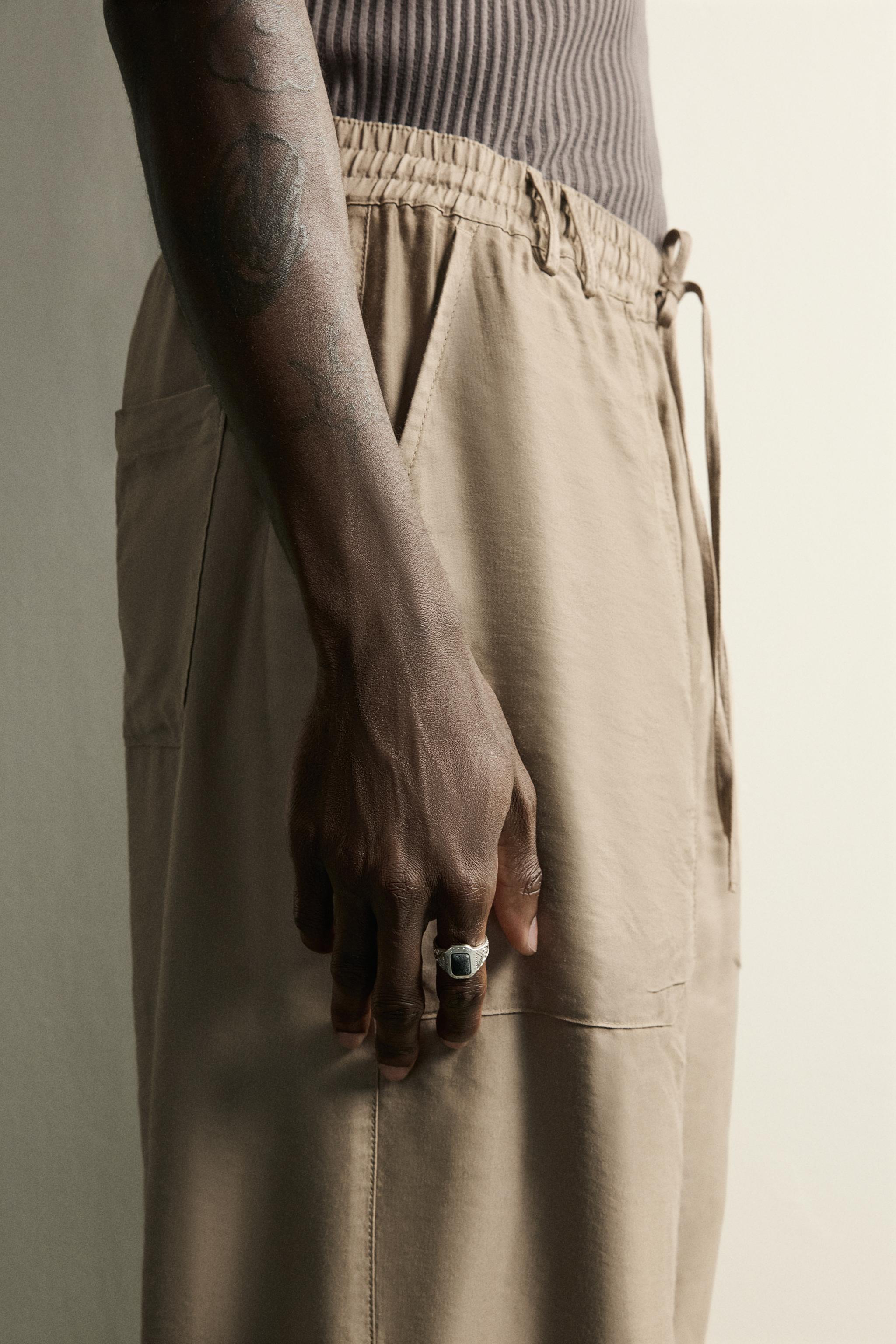 EMBOSSED SIGNET RING