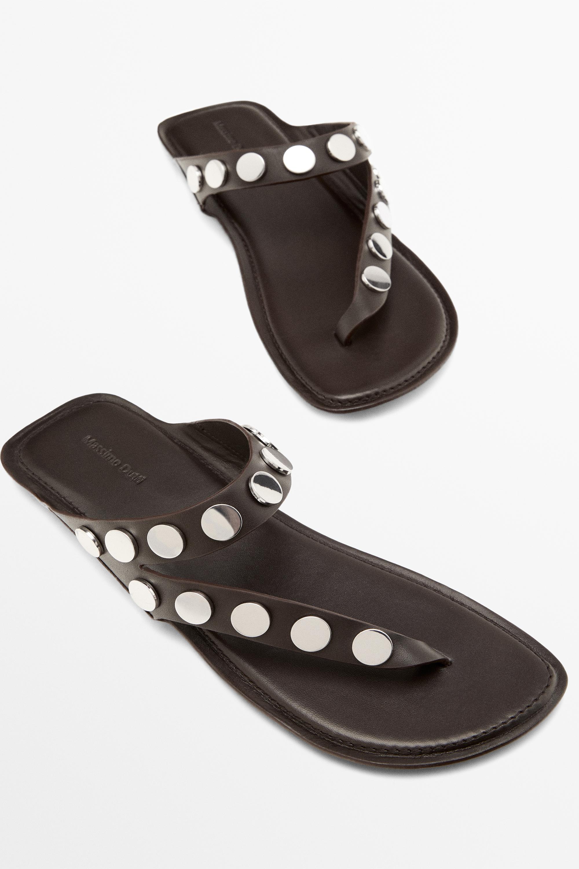 Leather sandals with studs
