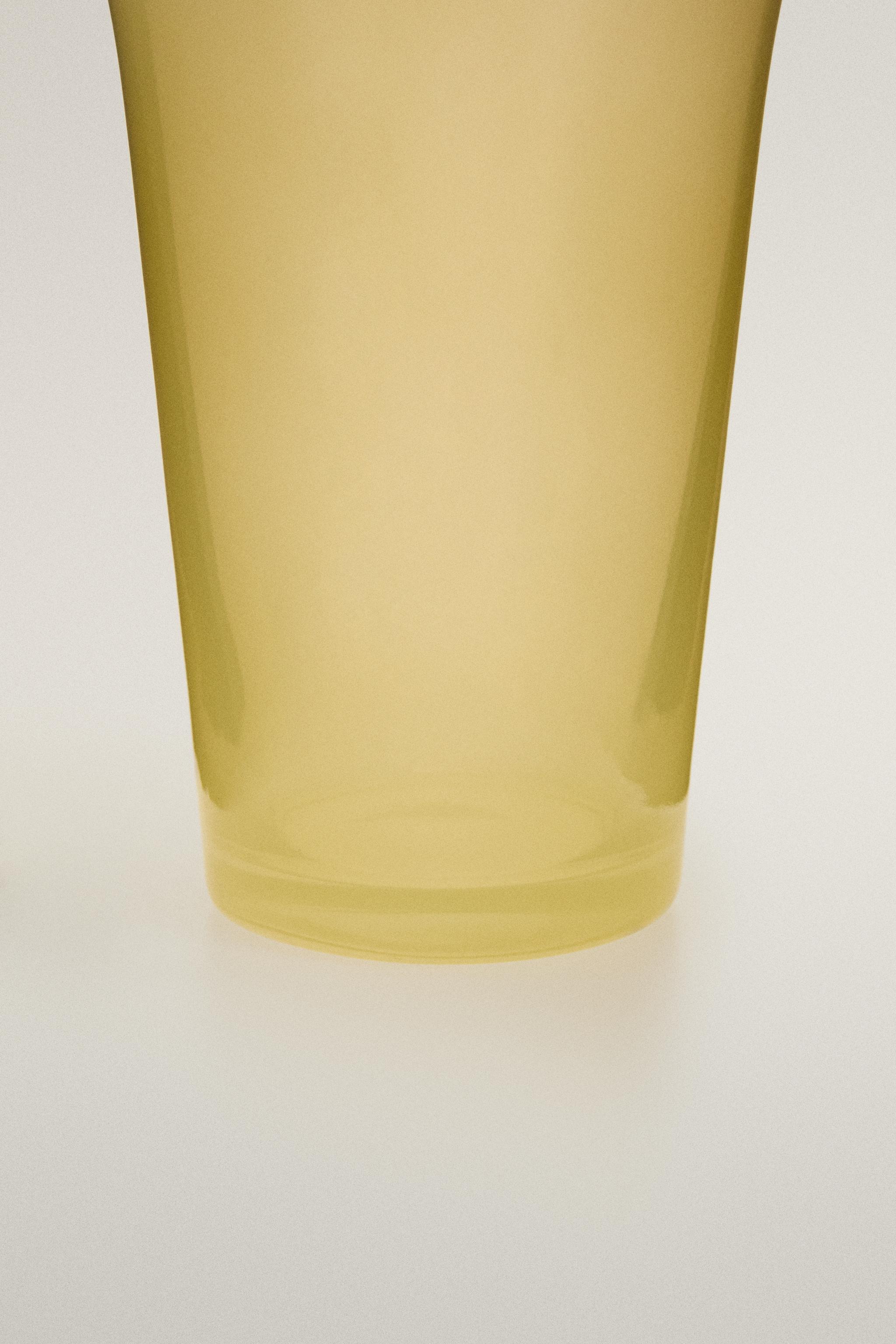 COLOURED GLASS TUMBLER