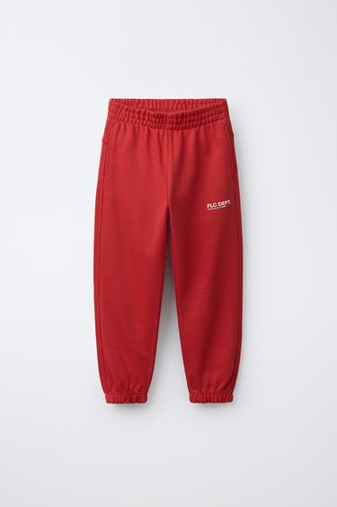 PANTALLONA JOGGER ME TEKST - E kuqe e mesme nga Zara