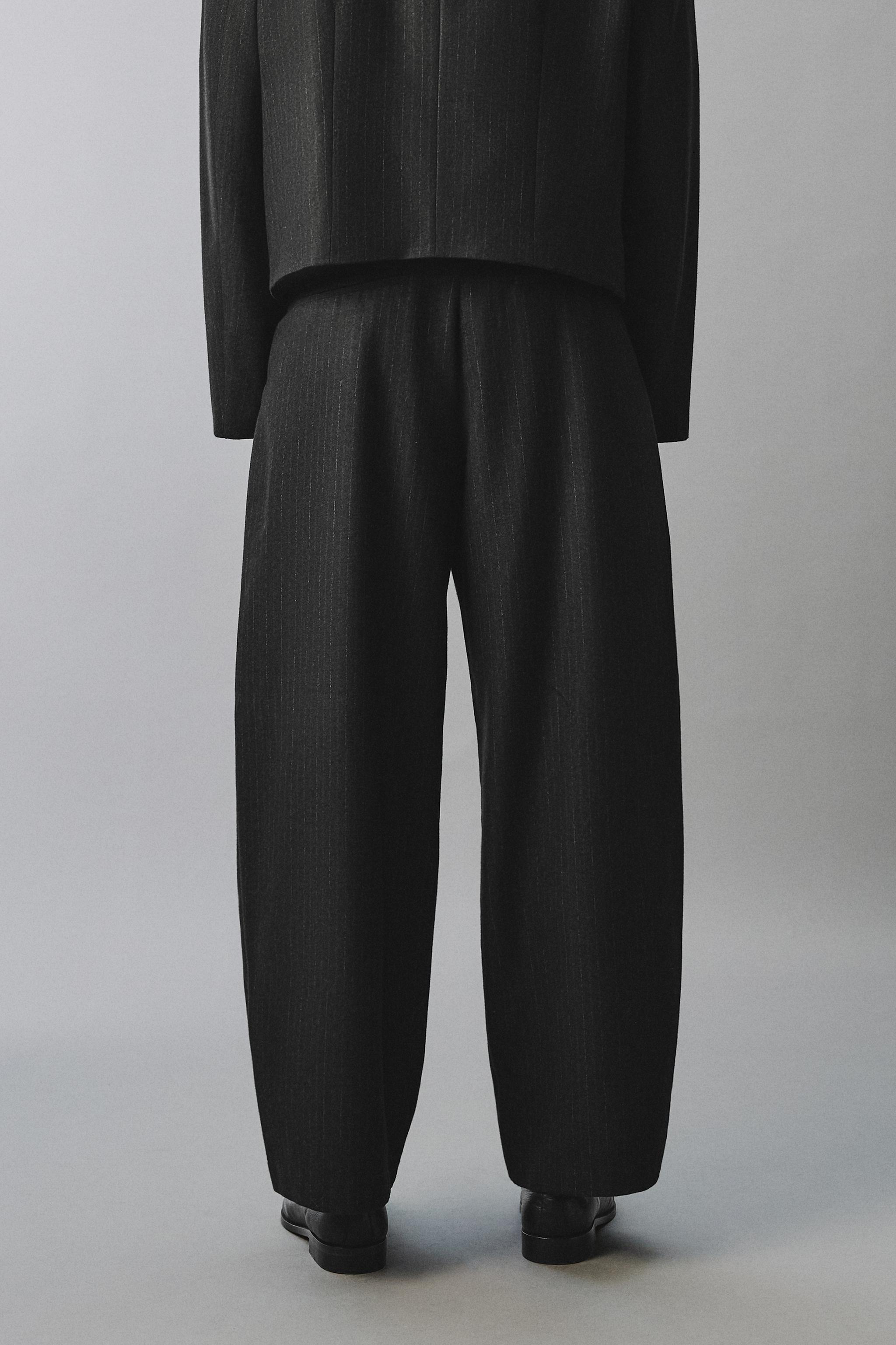 PINSTRIPE SUIT PLEATED PANTS