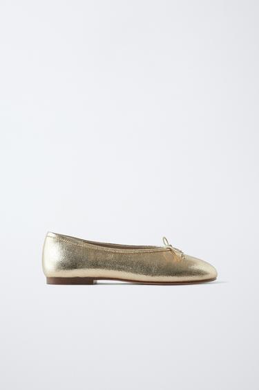 METALLIC BALLET FLATS - Gold by Zara