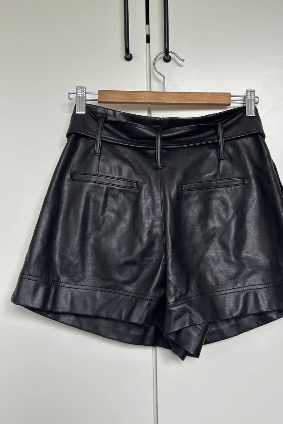 BERMUDA SHORTS WITH BELT - Image 2