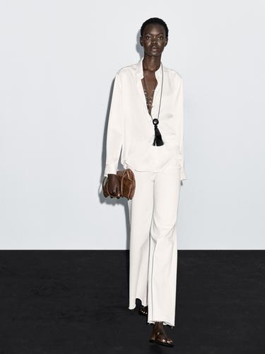 Camisa fluida satinada - Blanco de Zara - Imagen 0