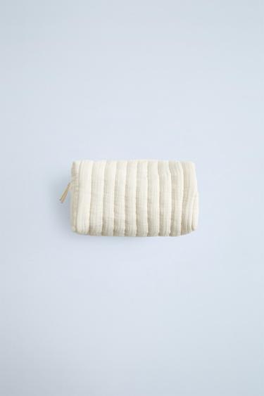 TEXTURED TOILETRY BAG - Ecru by Zara