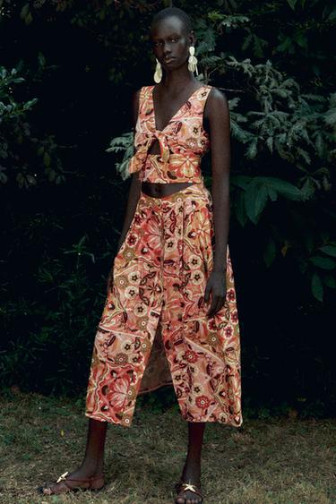 TOP RUSTICO STAMPATO CON NODO - Multicolore di Zara - Immagine 0