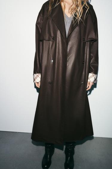 TRENCH LARGO ENCERADO CUADROS - Marrón oscuro de Zara