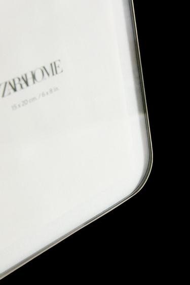 METAL PHOTO FRAME WITH ROUNDED CORNERS - Silver by Zara