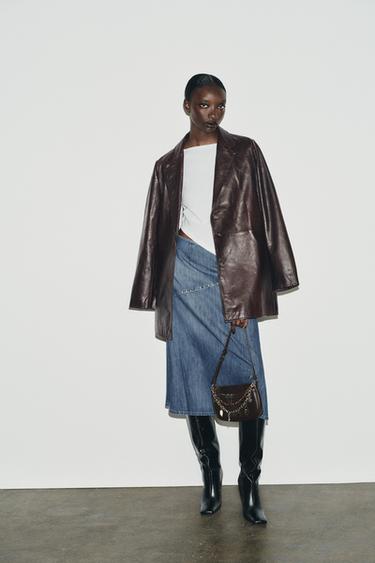 تي شيرت بياقة على شكل قارب غير متماثل - أبيض الخاص بـ Zara