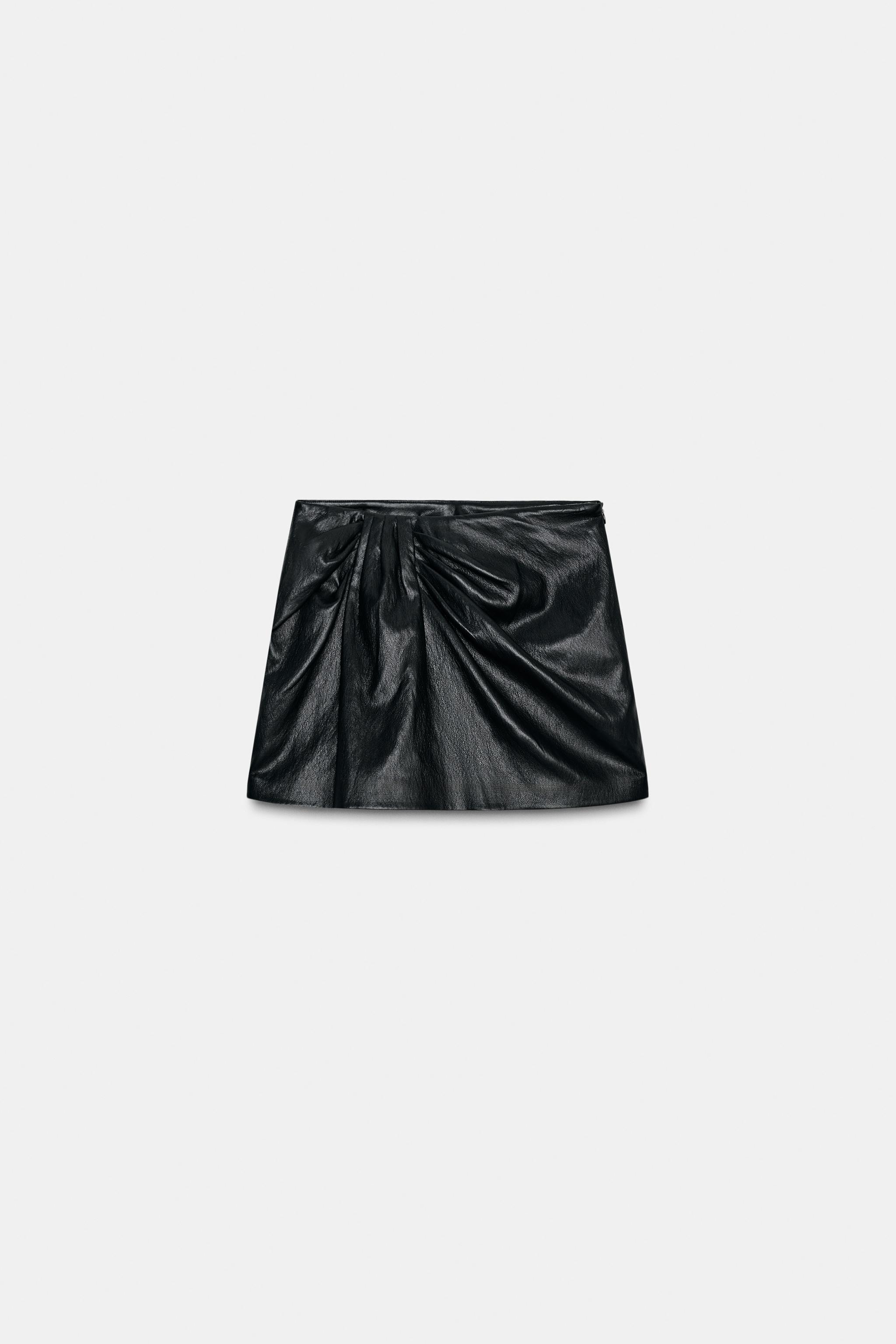 FAUX LEATHER RUCHED SKORT