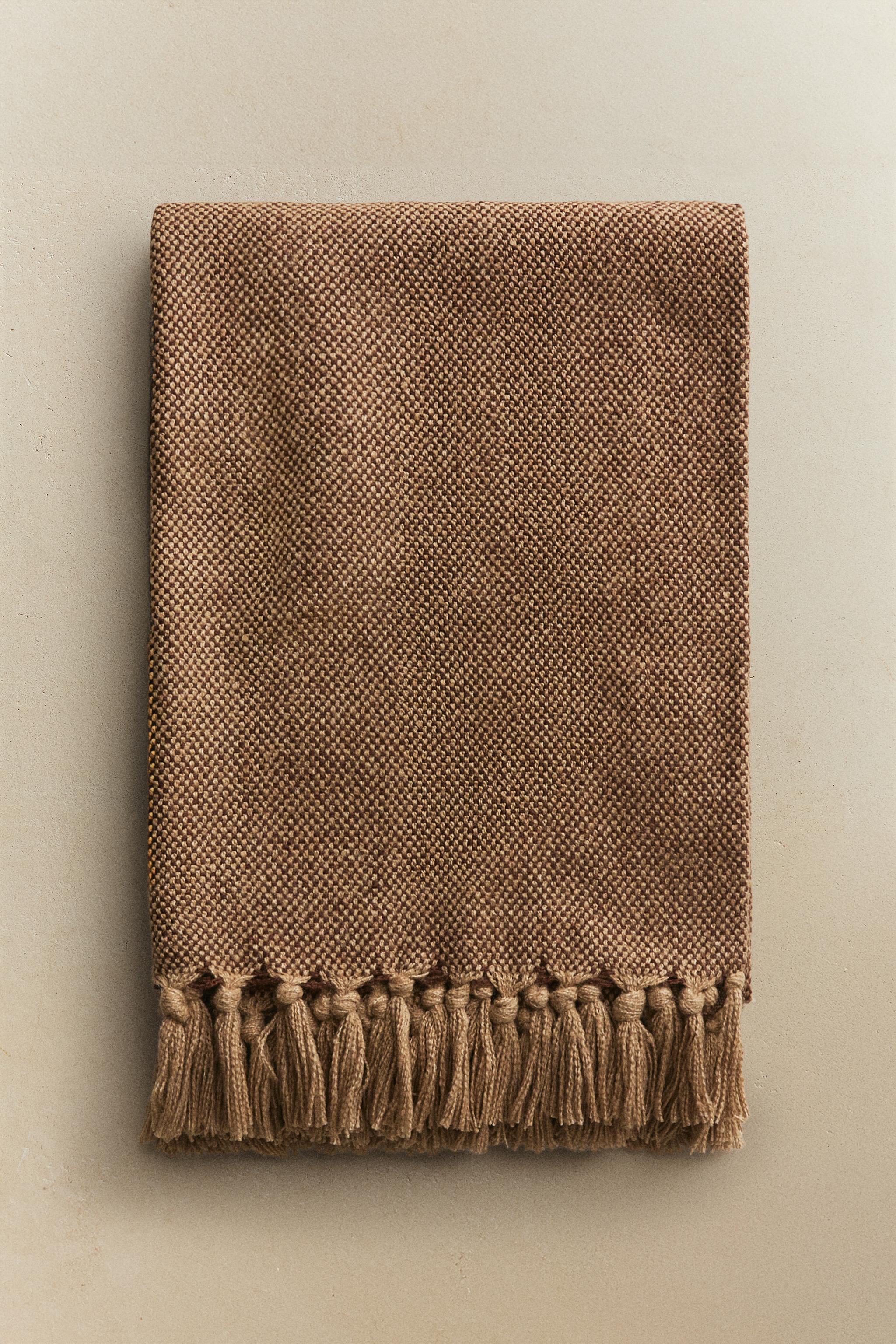 FRINGED BLANKET