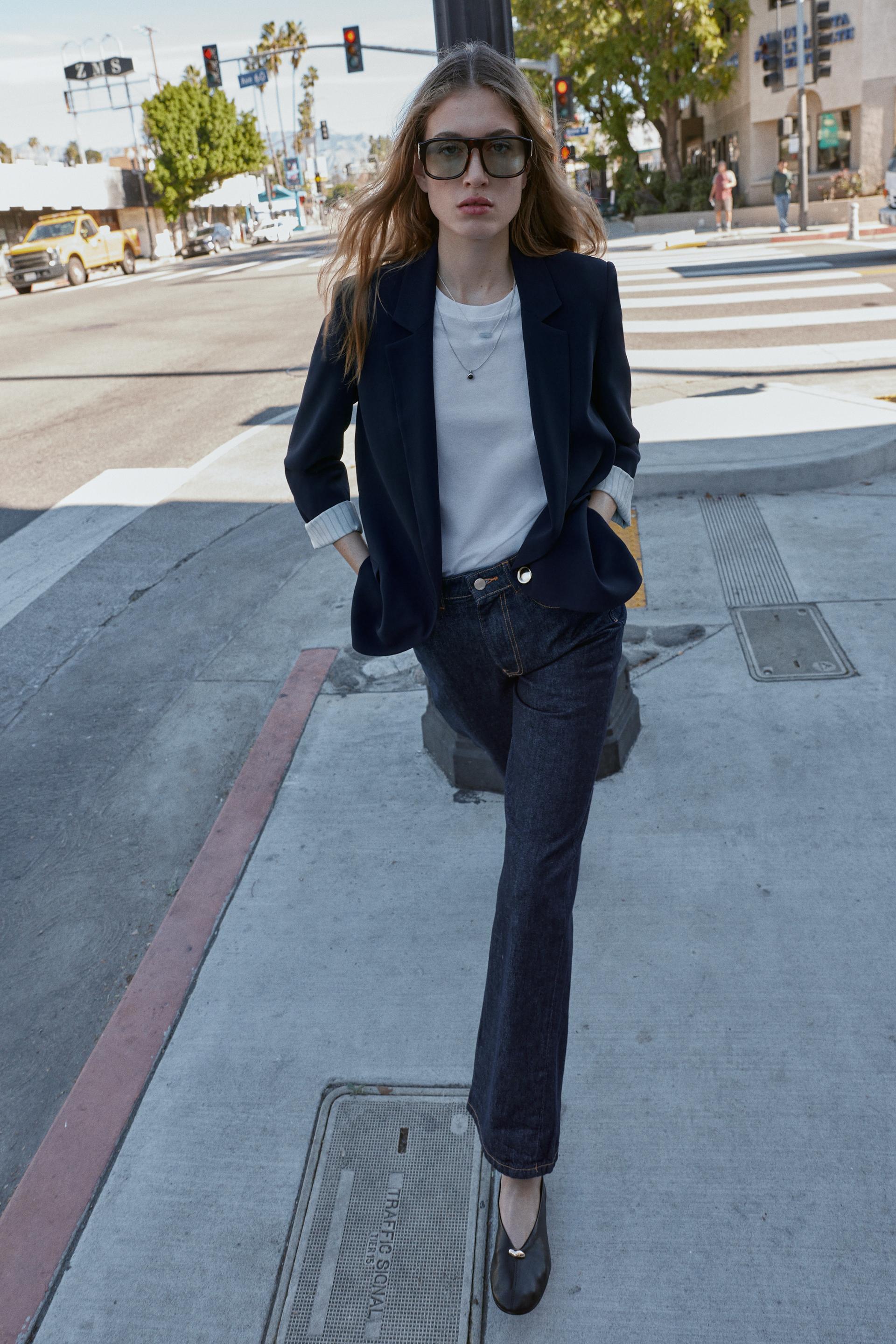 BASKILI MANŞETLİ, KIVRIK KOLLU BLAZER