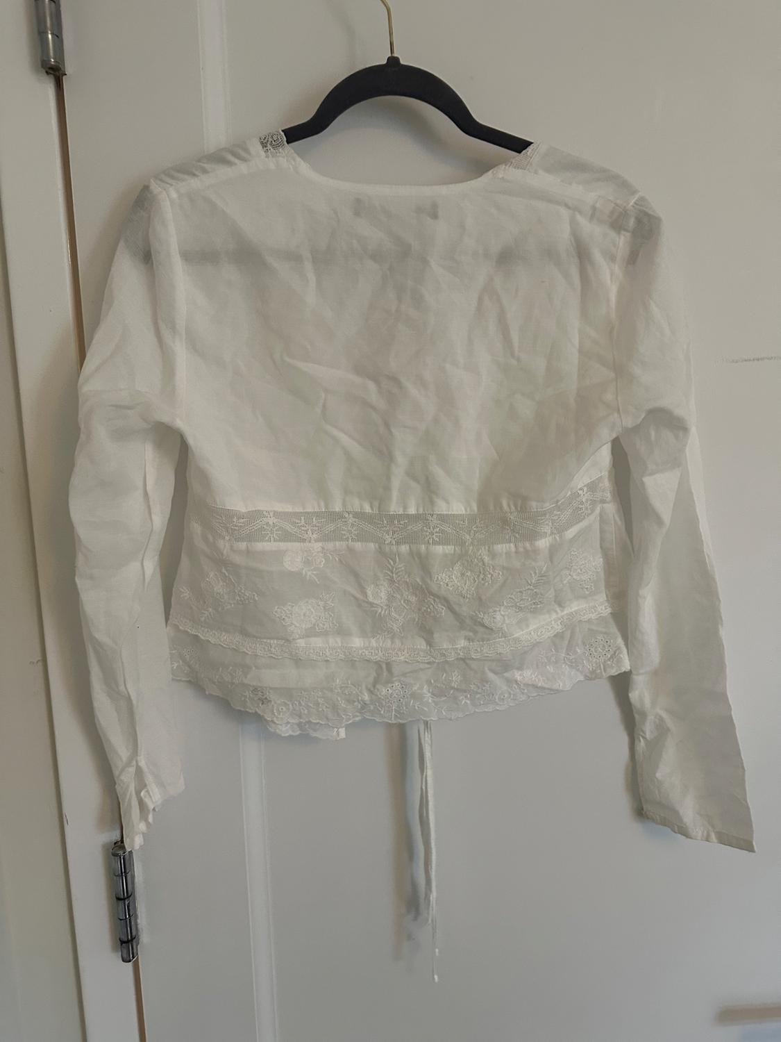 EMBROIDERED TIED SHIRT - Image 2