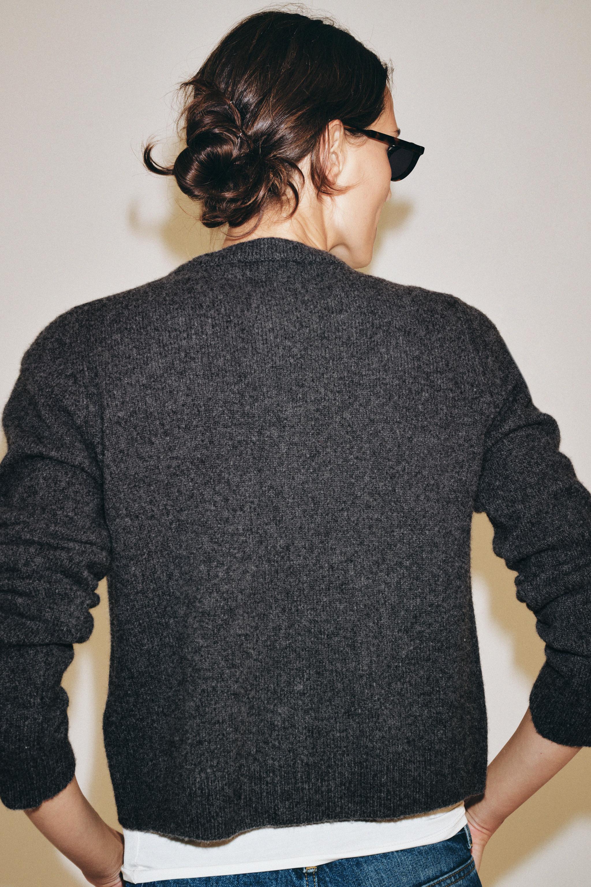 GILET BOUTONNÉ EN CACHEMIRE ET LAINE