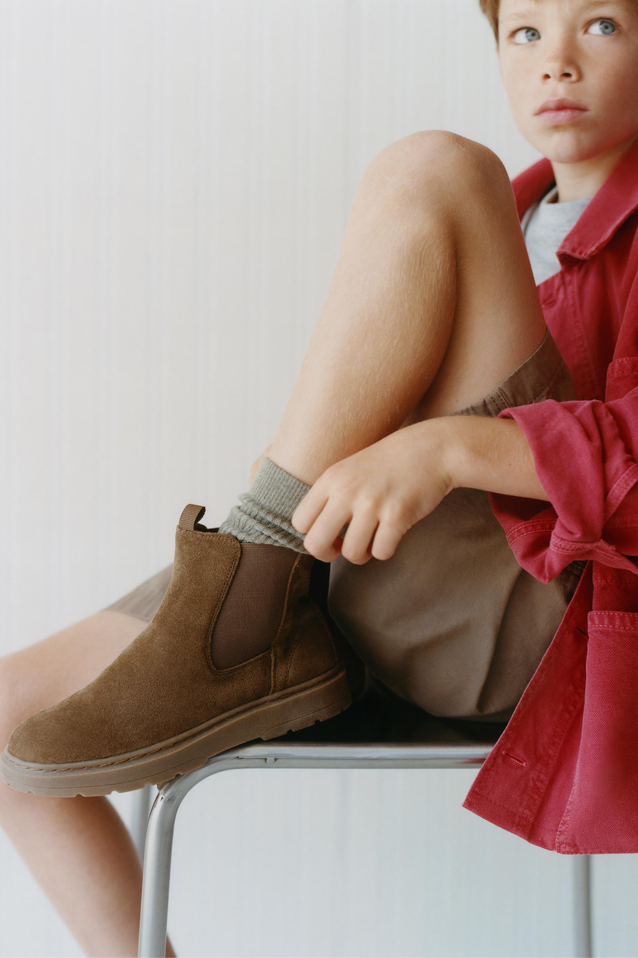 LEATHER CHELSEA BOOTS — Brown